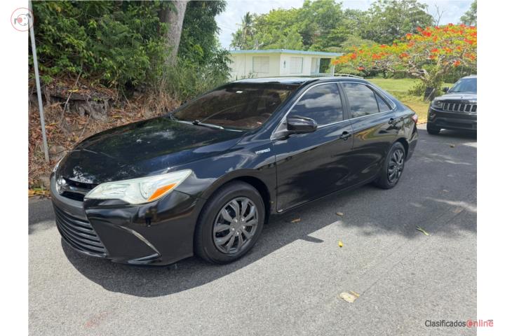 TOYOTA CAMRY LE HÍBRIDO CON 125 MIL MILLAS