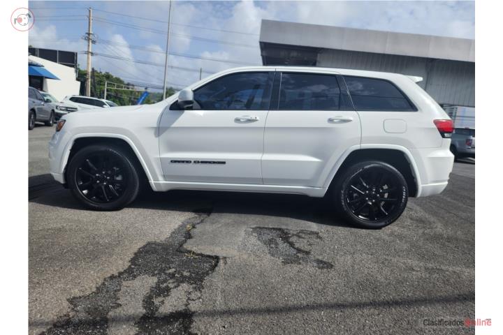 GRAN CHEROKKE LATITUDE POCAS MILLAS COMO NEW