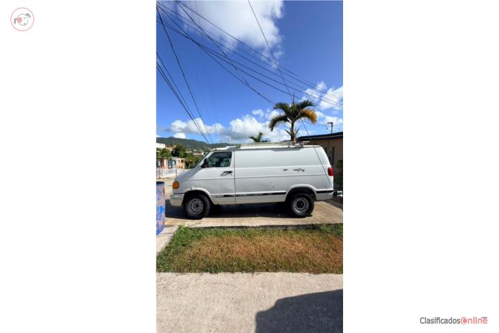Dodge RAM Van B2500 de 2002 4,500. Van rack