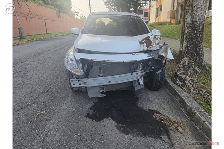 Nissan Versa 2016 con 55 mil millas