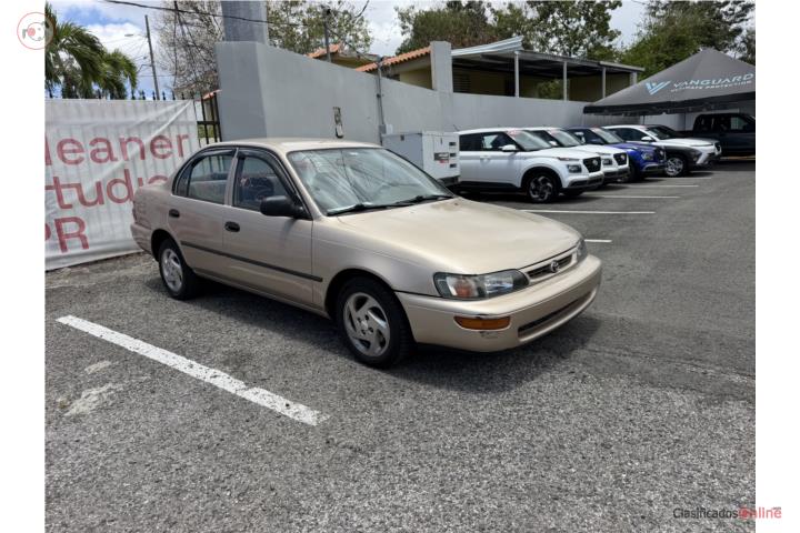 $2,800 Toyota Corolla año 1997 automático