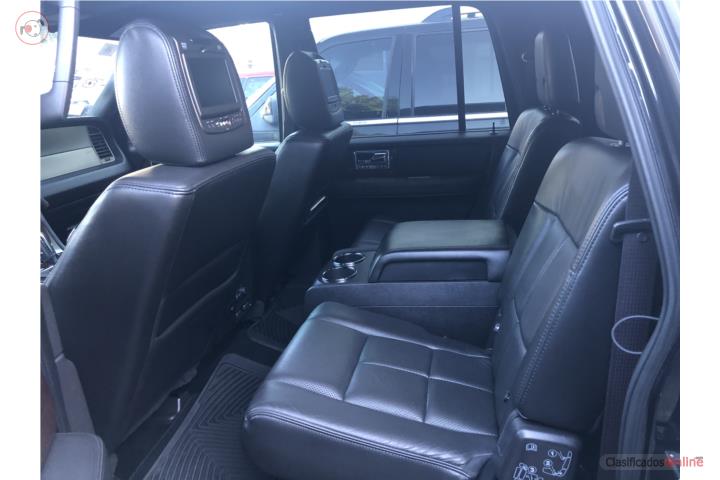 Lincoln Navigator 2012 - $12,000