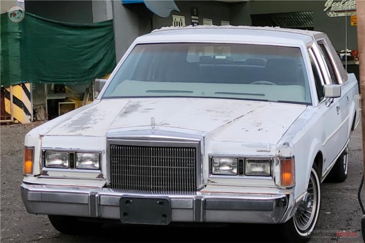 Lincoln Town Car 1989