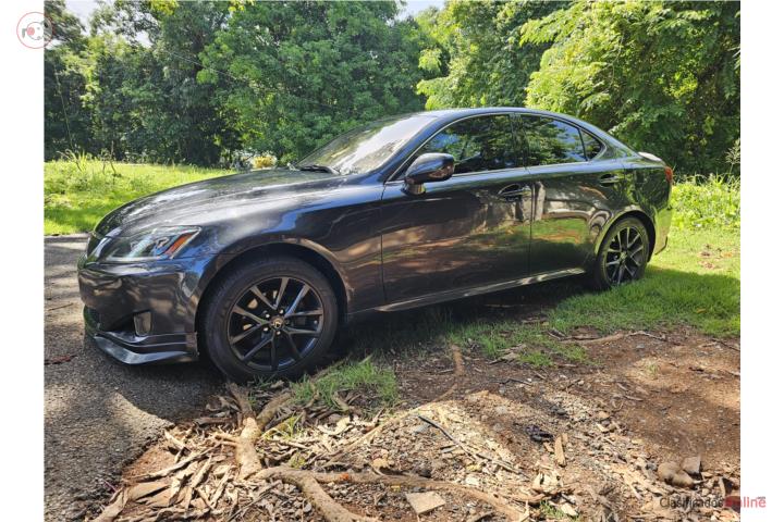 Lexus is 250 AWD interior excelente
