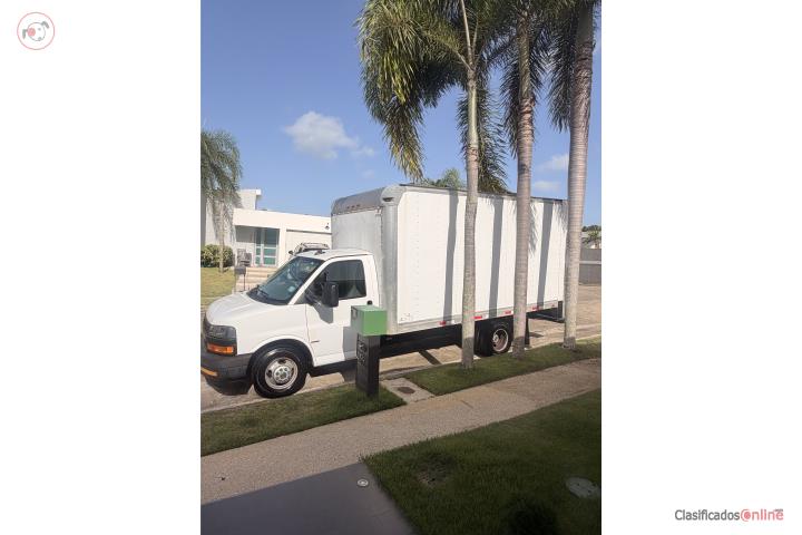 BOX TRUCK 14 PIES, solo 34,000 millas 2018
