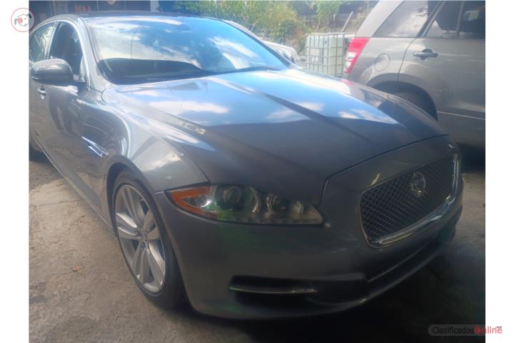 Bello jaguar xj7 2011