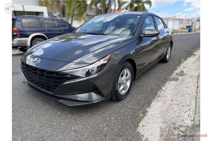 Hyundai Elantra 2023 en 18,000