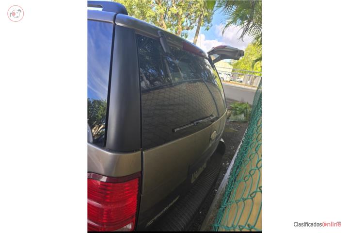 Ford Explorer 2003 $1600. O.M.O 227mil millag