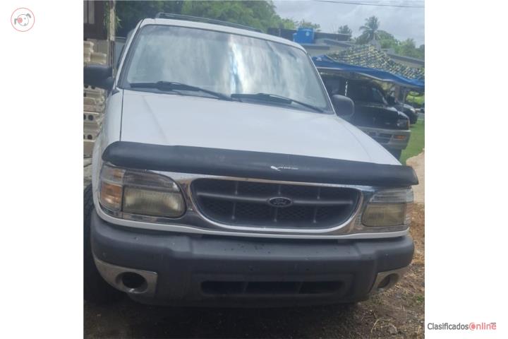 2000 Ford Explorer