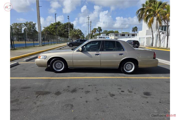 2000 Grand Marquis (poco millaje)