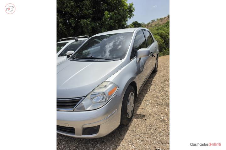 NISSAN VERSA 2010