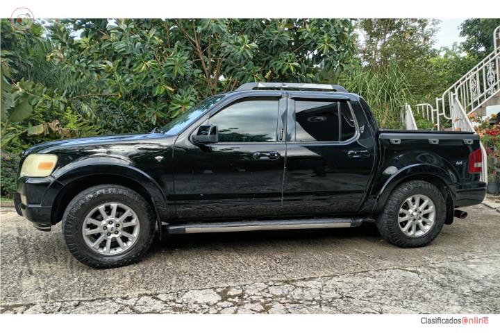 Ford Explorer 2007.