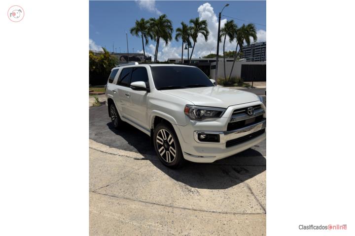 **TOYOTA 4Runner Limited**