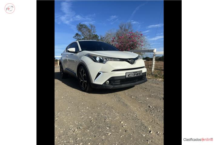 CHR XLE Premium Toyota