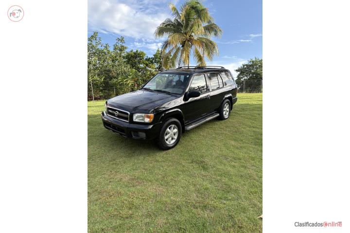 Nissan Pathfinder 2002 nítida
