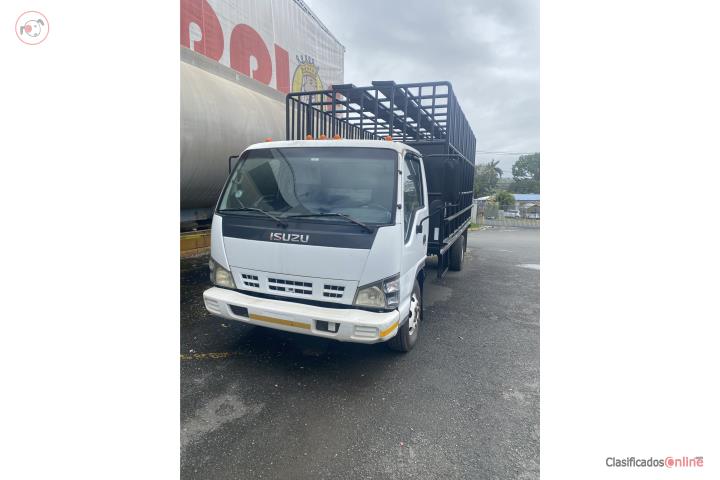 Camion Isuzu con 89 mil millas