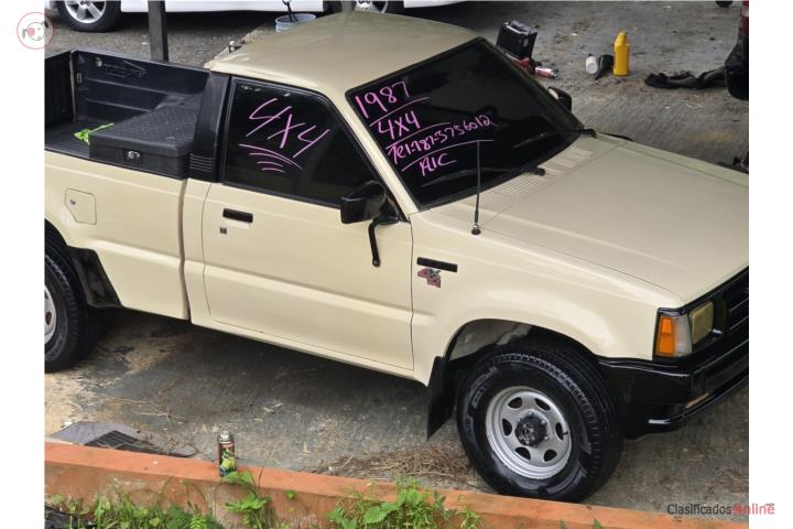 MAZDA B2600 DE MARQUESINA