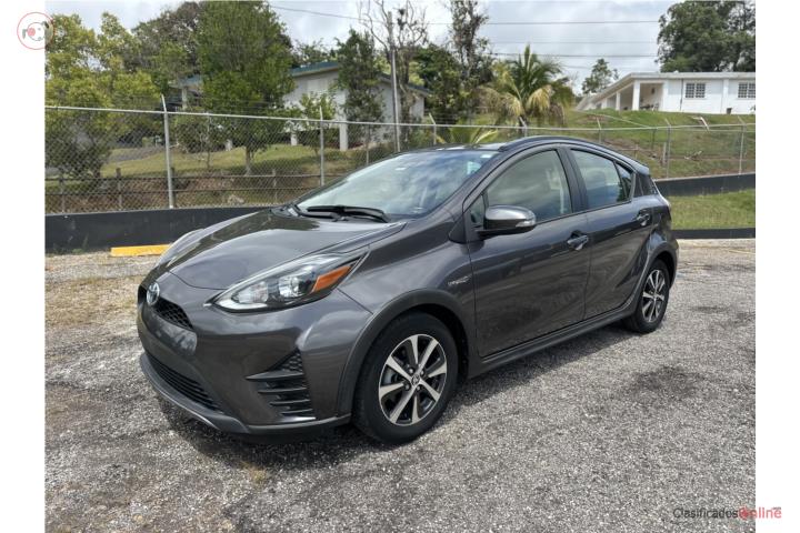 Toyota Prius C 2019 solo 10k millas