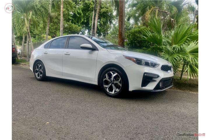 Kia Forte LXS 2019 automático  4 cilindros  6
