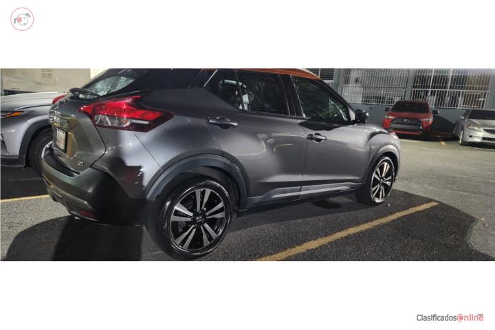 VENDO AUTO NISSAN KICKS 2018