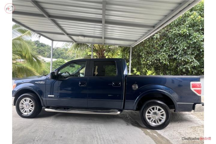 2013 Ford f-150 lariat 4x2