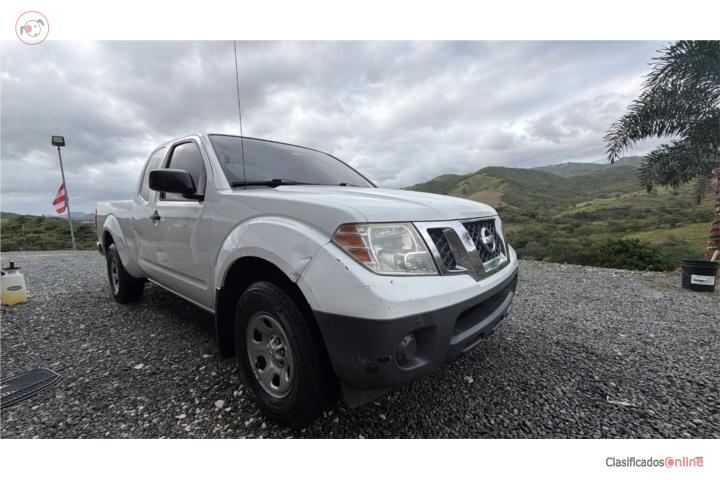 NISSAN FRONTIER 2015