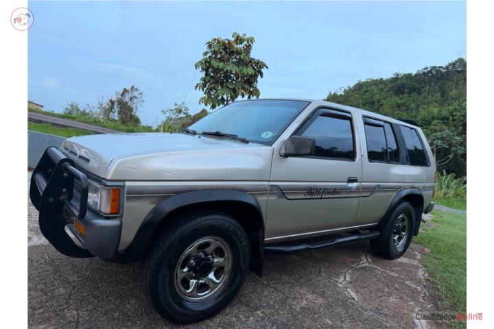 Nissan Pathfinder del 95