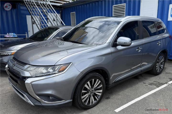 Outlander GT V6 3 filas 8 pasajeros