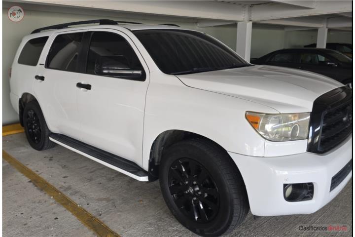 TOYOTA SEQUOIA 2010 LIMITED 4X4 LUJOSA