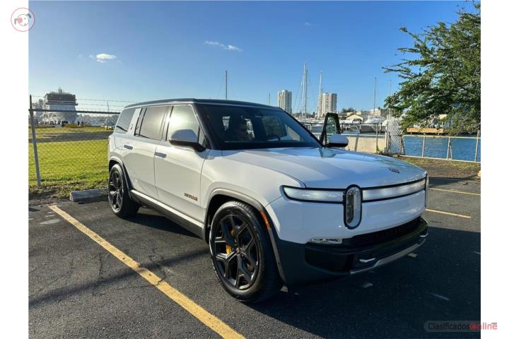 RIVIAN R1S