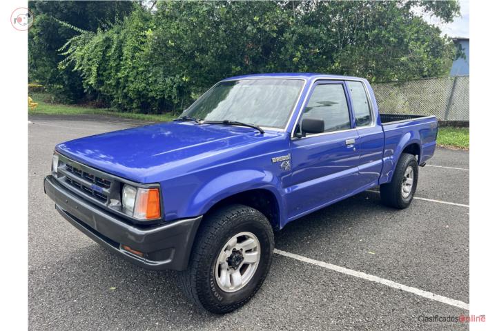 Mazda b2600 super cuidada