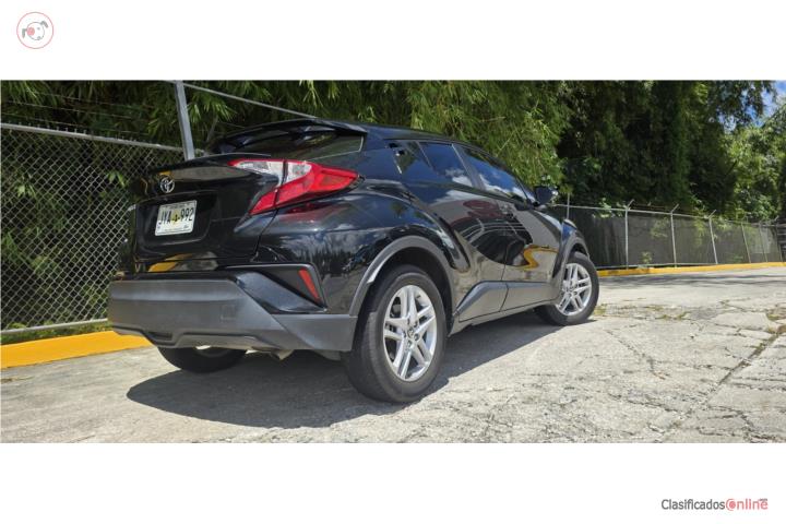 Toyota CHR solo 11k millas