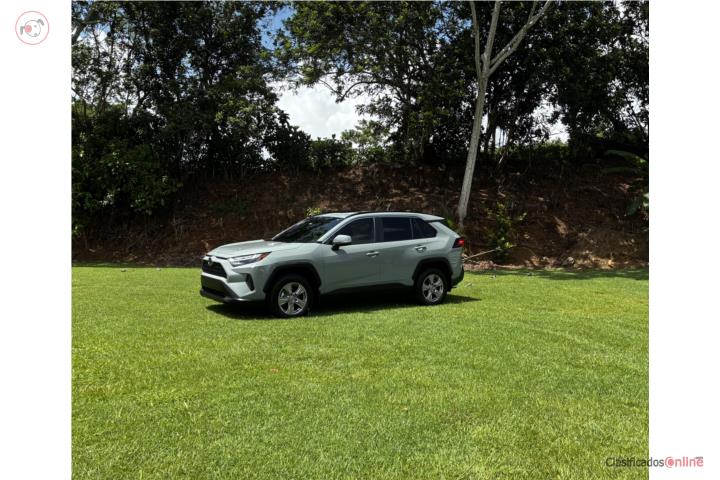 Toyota RAV4 XLE 2024, solo 9,000 millas