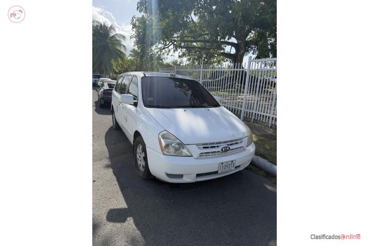 Kia sedona 2010
