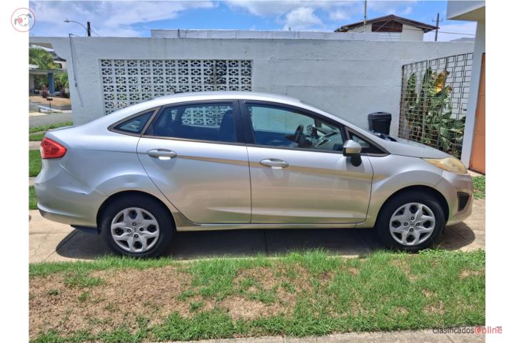 Ford Fiesta 2011 1 500. Transmisión Automáti