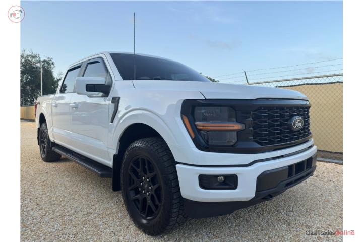 2024 Ford F150 4x4 poco millaje