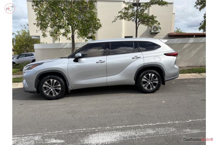 Toyota Highlander 2020 XLE