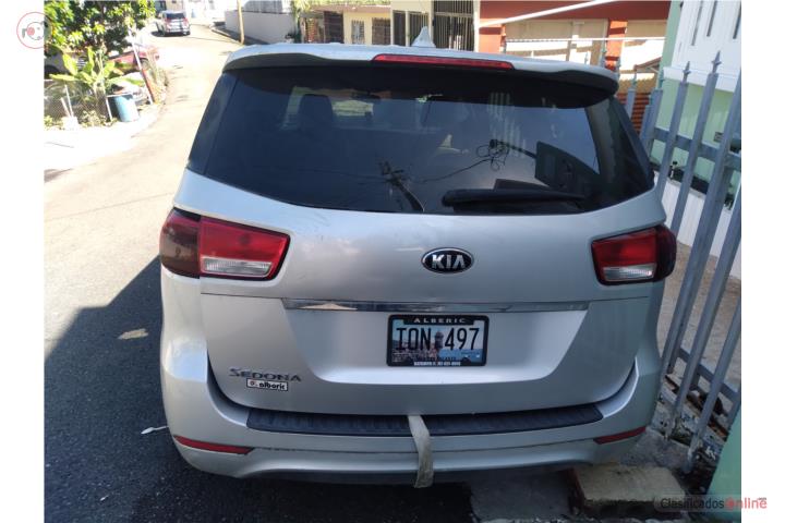 Kia sedona 2016 aut $1,000