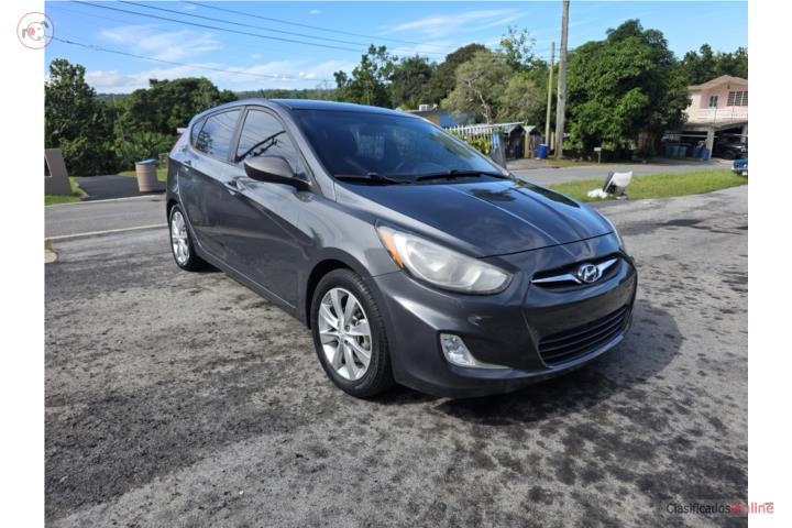 Hyundai accent GLS 2012