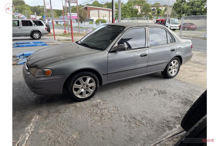 Se vende Toyota Corolla 1998
