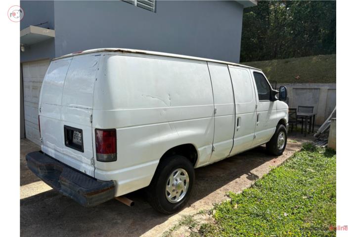 Ford 250 van 2012, millaje 229,100, $7,500