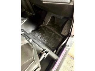 ALFOMBRA CAN-AM INSTALADA Puerto Rico JRT Auto Interiors