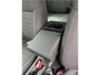 PAD DE CONSOLA CON PORTA VASOS Puerto Rico JRT Auto Interiors