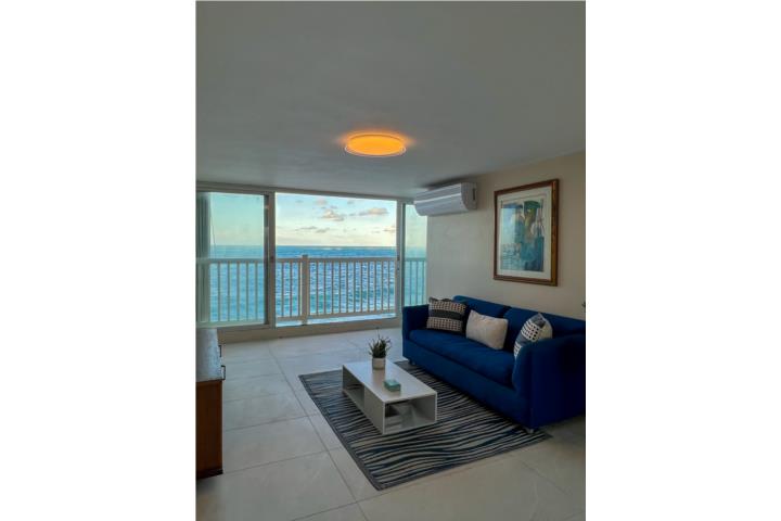 Condominio-Mirador Del Condado Condado Beachfront 2 Bed 1 Bath Apt Apartamento en San Juan - Condado-Miramar