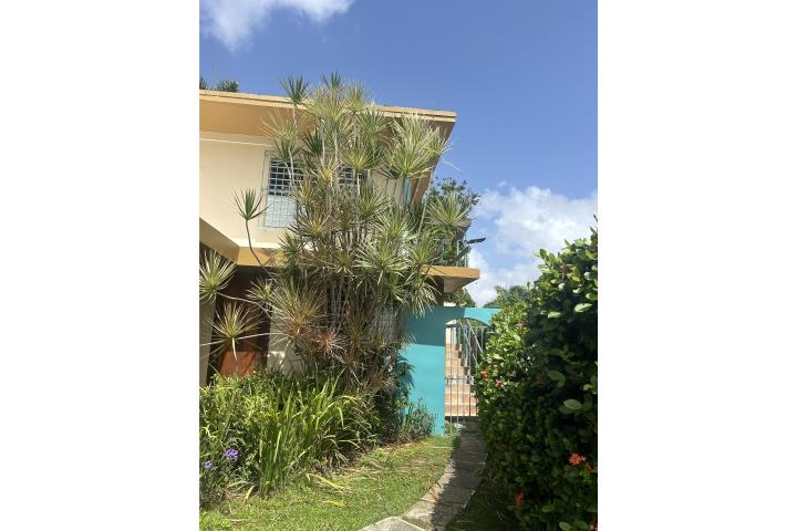 Urb El Señorial  Apt 2 y 1  $1,250