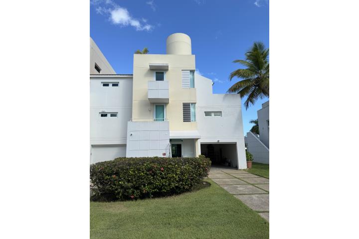 Urbanizacion-Villas De Golf Este VILLAS DE GOLF EAST Casa en Dorado