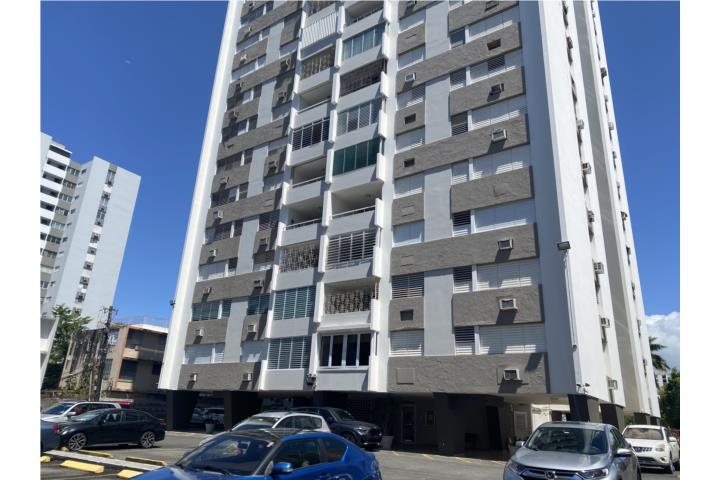 Urbanizacion-El Escorial Condominio El Escorial Hato Rey Apartamento en San Juan - Río Piedras