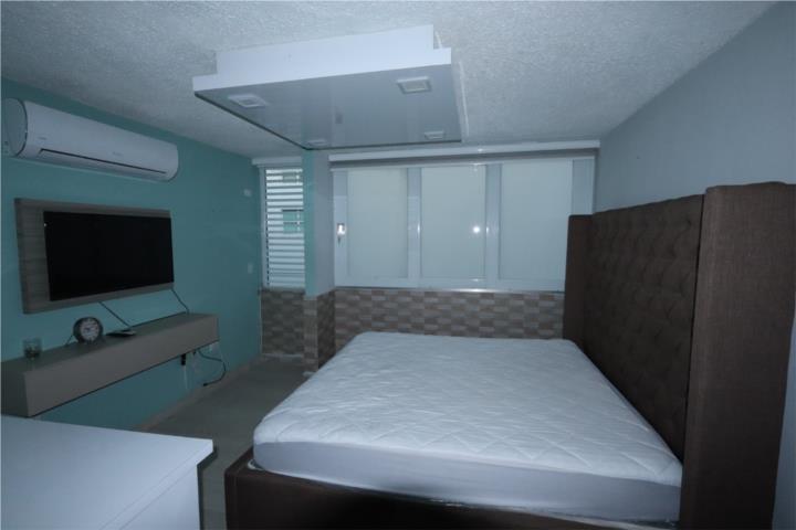 Condominio-Los Corales Los Corales Remodelado! Apartamento en Carolina - Isla Verde