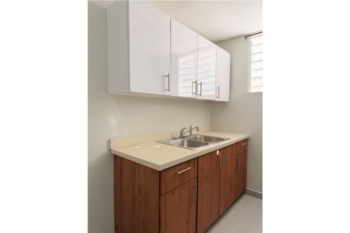 Urbanizacion-Villa Fontana Segundo Nivel - 2HAB,1B + A/C+ AGUA+ LUZ- CAROLINA Apartamento en Carolina