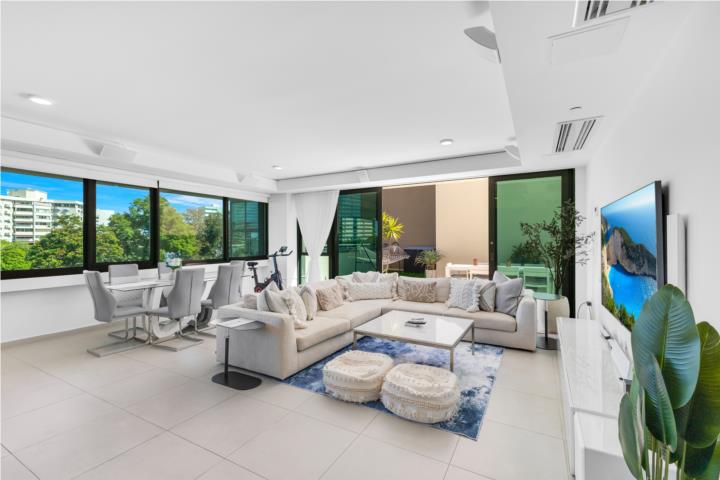 Condominio-Ciudadela 2/2 in Ciudadela Tower 1000 with Terrace Apartamento en San Juan - Santurce